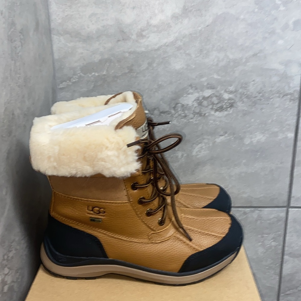 UGG ADIRONDACK BOOT III - Picture 2 of 5